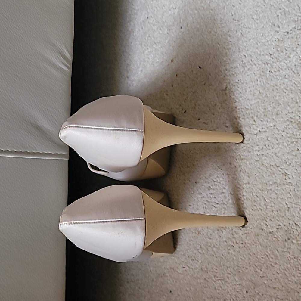 Shoes - Picture 3 of 4